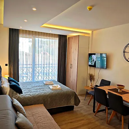 Harmony, Hill A85 Apartman *