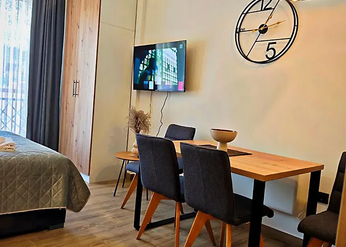 Harmony, Hill A85 アパート